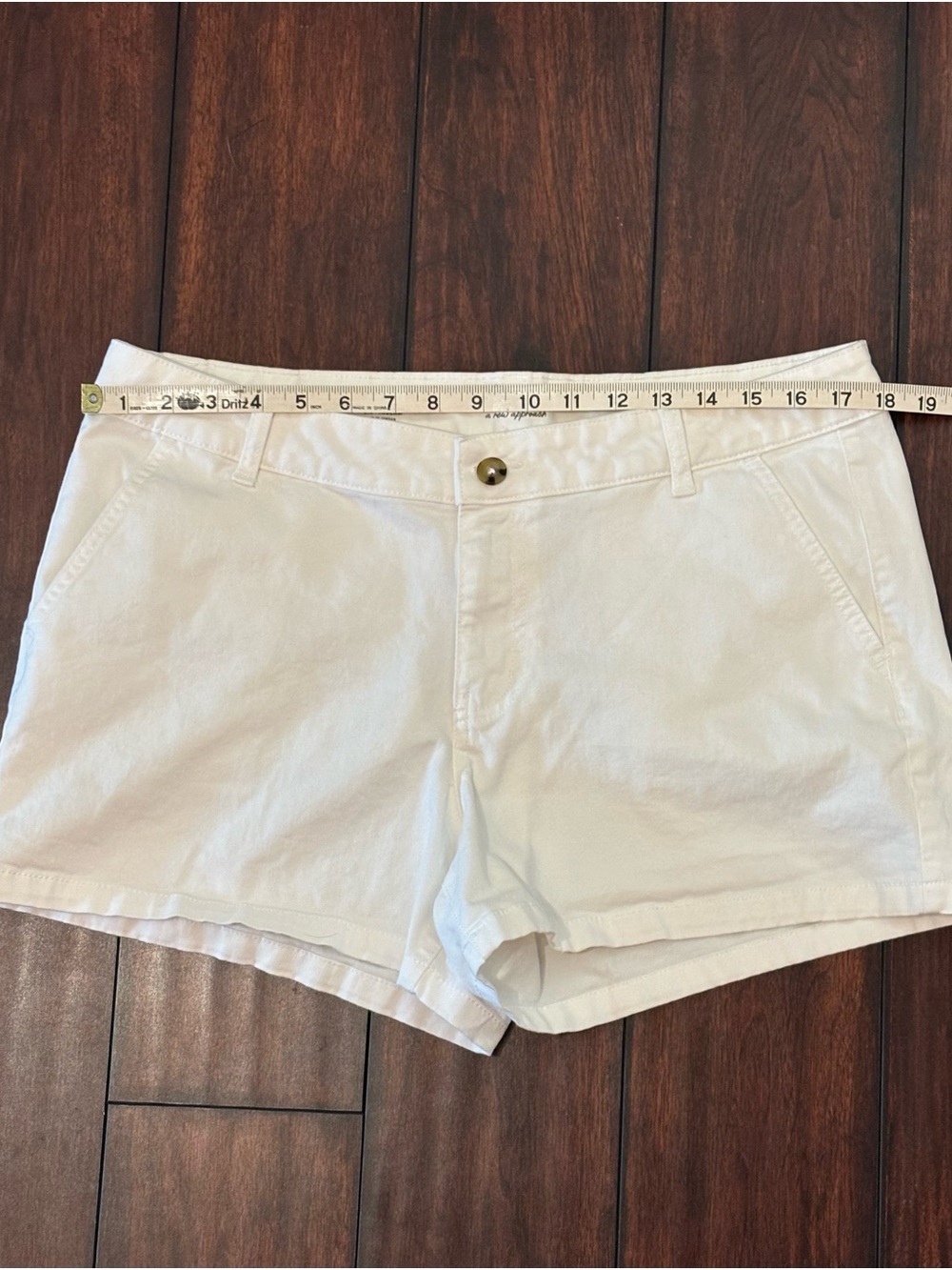 a.n.a A New Approach White Twill Shorts - Women’s Size 12 - Picture 14 of 15